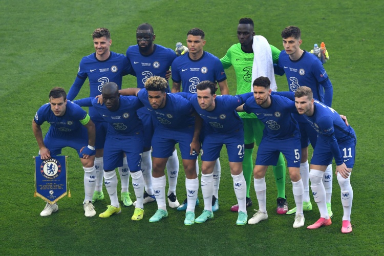 永远的红军20号，利物浦新赛季主场首战场刊封面致敬若塔