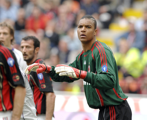 2025赛季中超客场积分前5：海港15战11胜高居第一，申花第二（中超2025赛季客场积分榜前五：海港15战11胜领跑，申花位居第二）