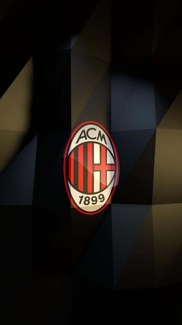 在与新西兰女足的友谊赛中，克尔受邀在一位球迷的孕肚上签名