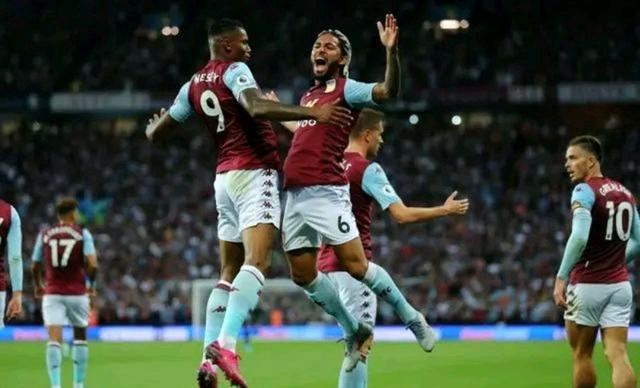 球星突破防线制造绝佳机会