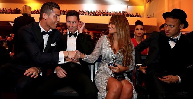 鲍威尔：高诗岩做出了非常好的表率作用 他能够把全队融在一起