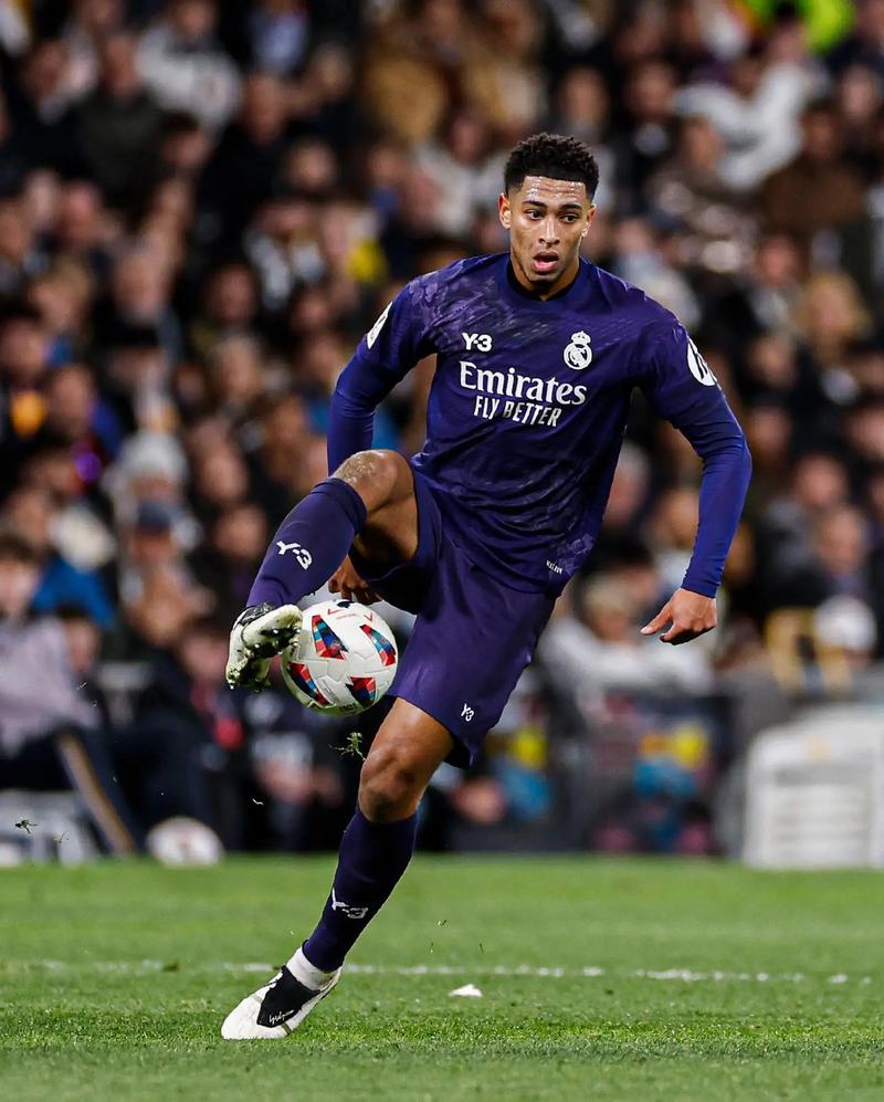 国家德比预演对攻战 皇马神锋或率队复仇巴萨（国家德比前哨战火力全开 皇马锋霸或领衔复仇巴萨）