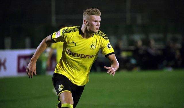 队长镇守后防，比肩最佳表现